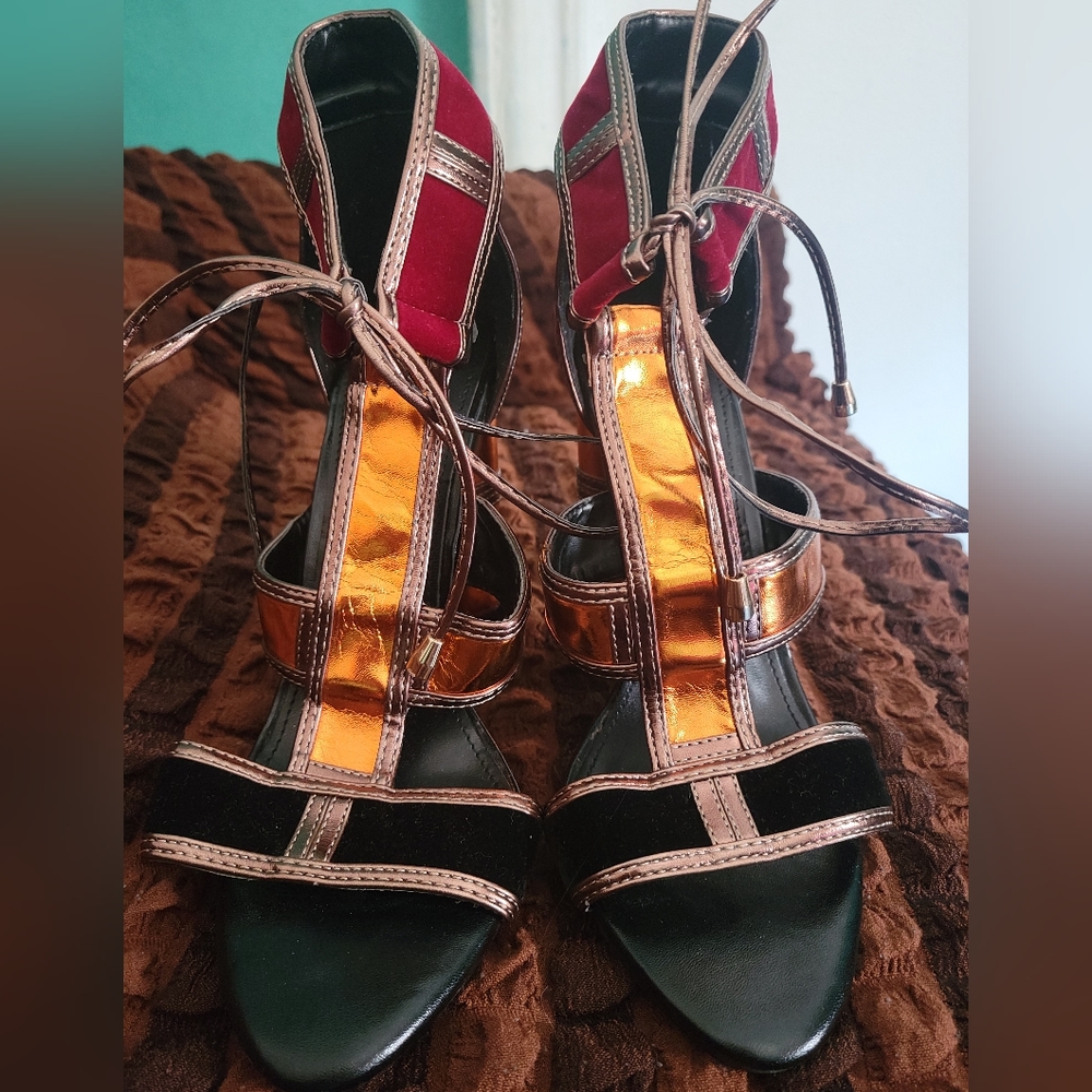 This gorgeous heels